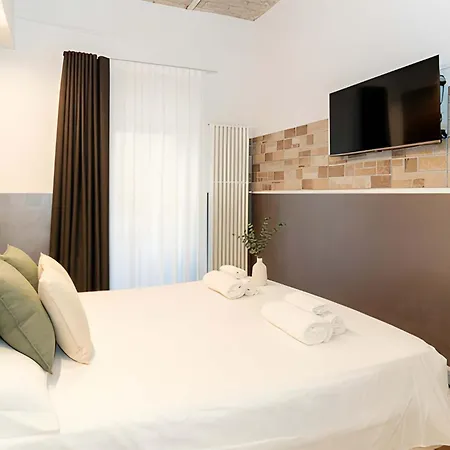 Heart Of Elegant - Chic In Center & 2 Steps From Sea - Ac & Wifi Bed & Breakfast Pescara