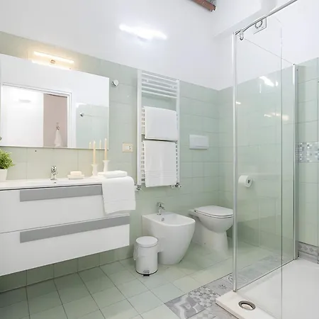 Heart Of Elegant - Chic In Center & 2 Steps From Sea - Ac & Wifi Bed & Breakfast