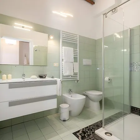 Bed & Breakfast Heart Of Elegant - Chic In Center & 2 Steps From Sea - Ac & Wifi 3*