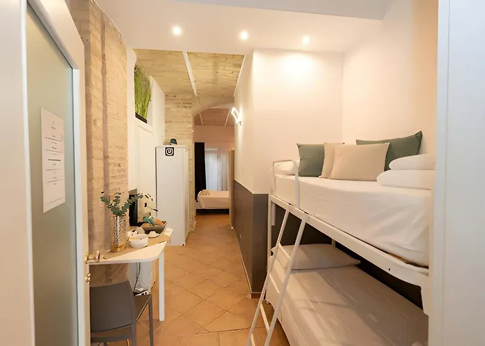 - 2' Dal Mare E 5' Dal Centro - Wi-fi & Ac Bed & Breakfast Pescara
